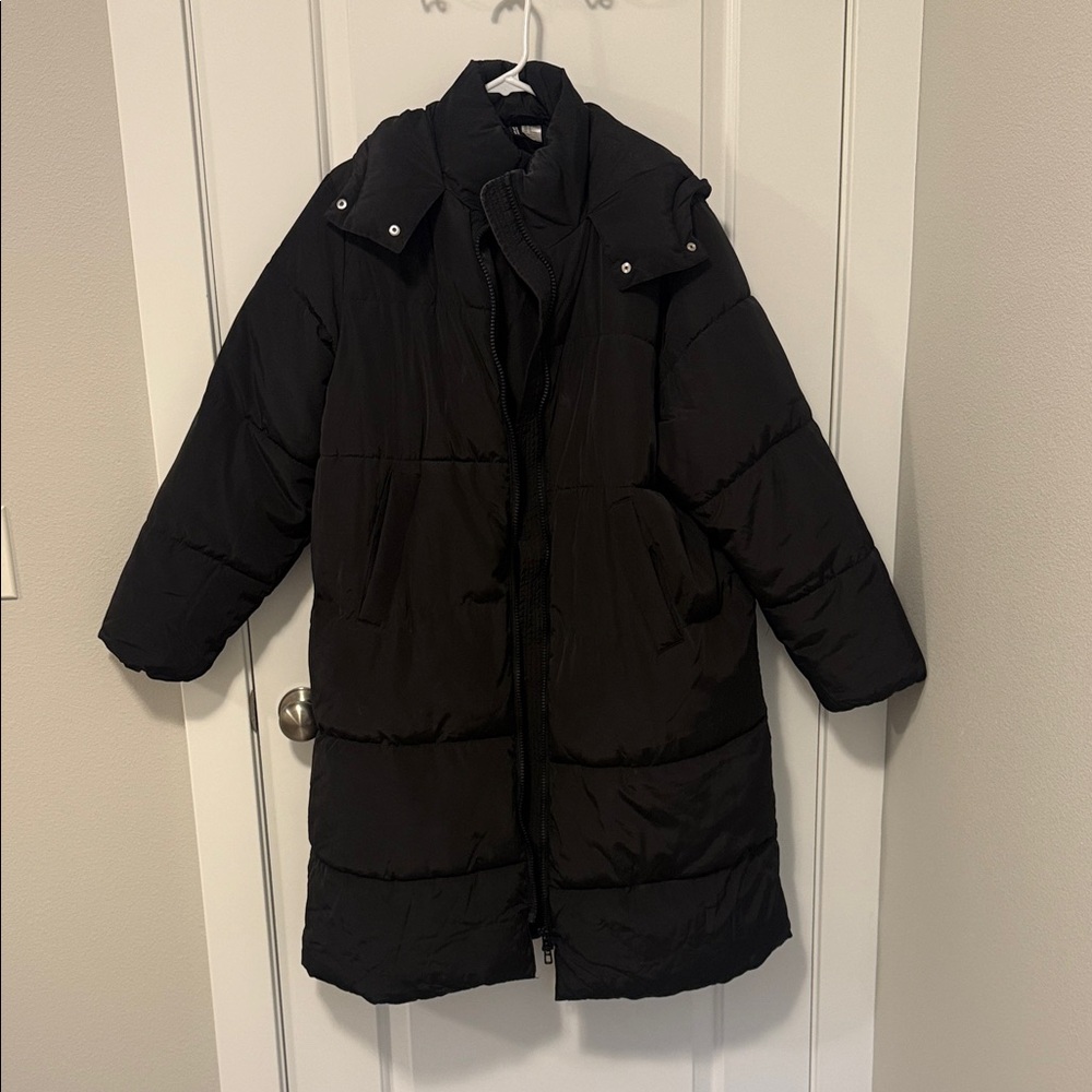 Women's Black Puffer Coat medium